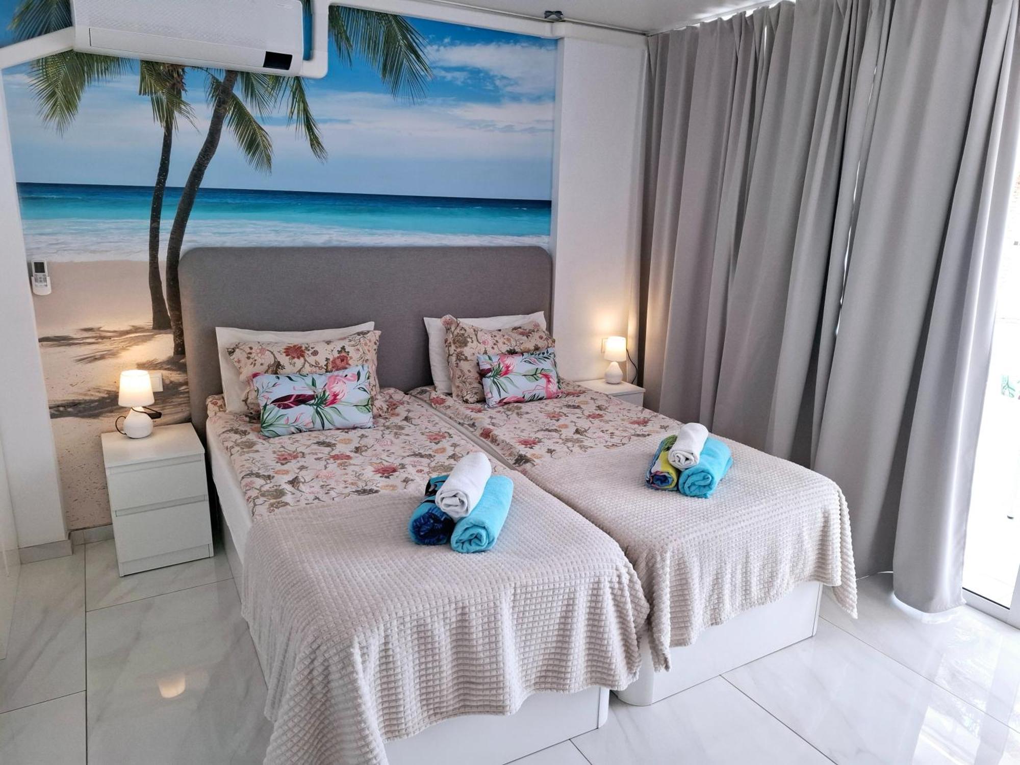 Under The Palm Apartment Плая де лас Америкас Екстериор снимка